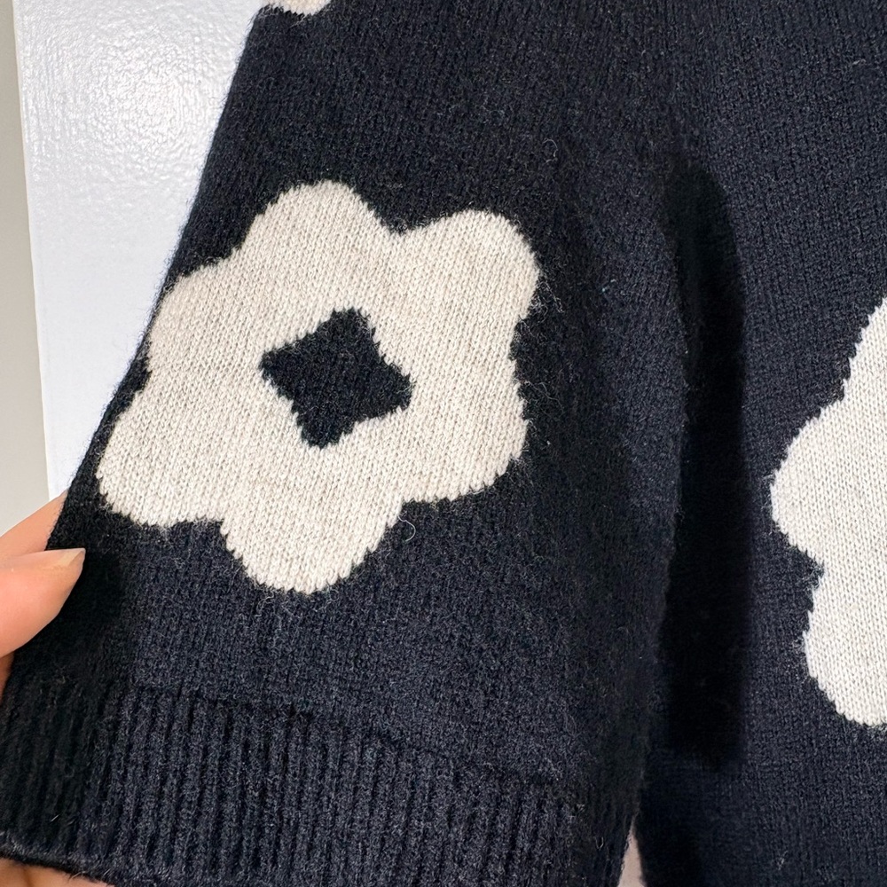 Kate Spade New York Black & White Floral And Sequin Wool Blend Sweater Sz Small - Picture 5 of 11